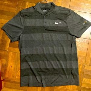 Nike golf polo. LARGE.
